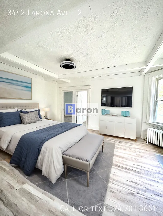 3442 Larona Apts — Photo 2