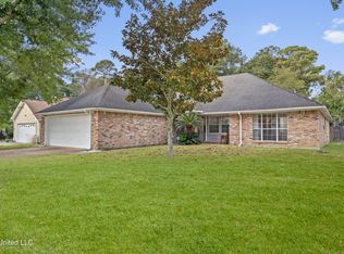 3801 Tangerine St, Ocean Springs, MS 39564