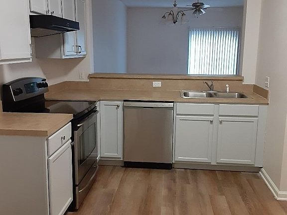 4th image of 4811 Playpen Dr