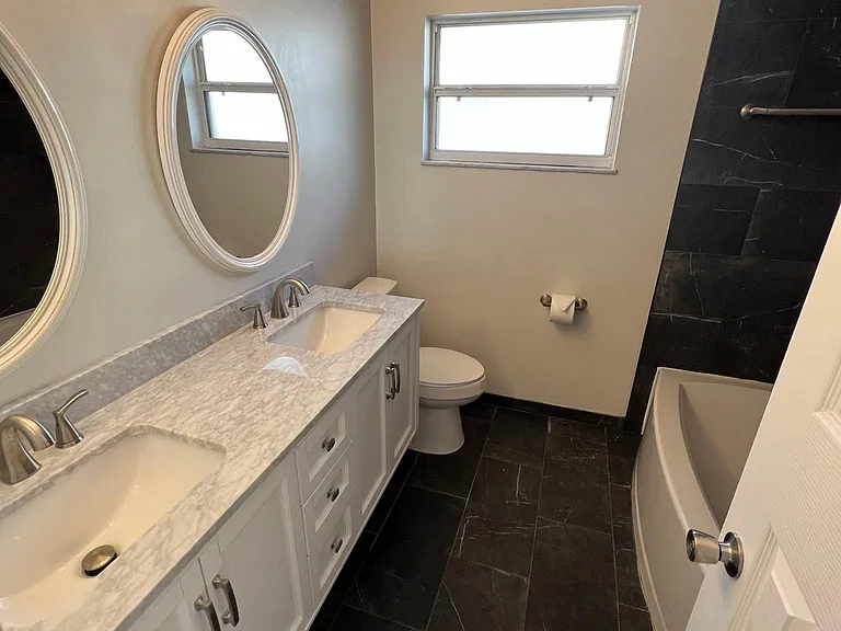 322 Sabinal St — Photo 12