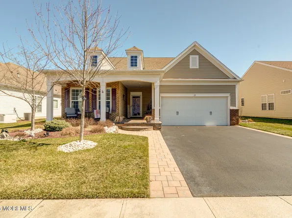 29 W Da Vinci Way, Farmingdale, NJ 07727
