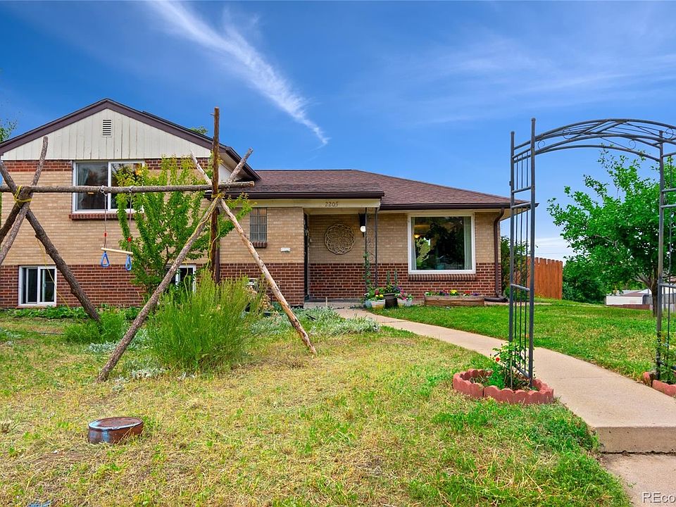 1st image of 2205 W Gill Pl