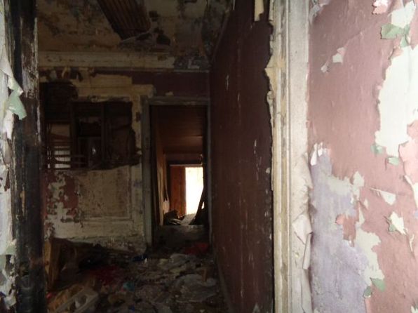 detroit-michigan-88432867 picture