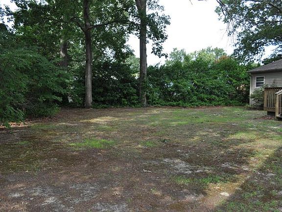 3rd image of 616 Texas Dr