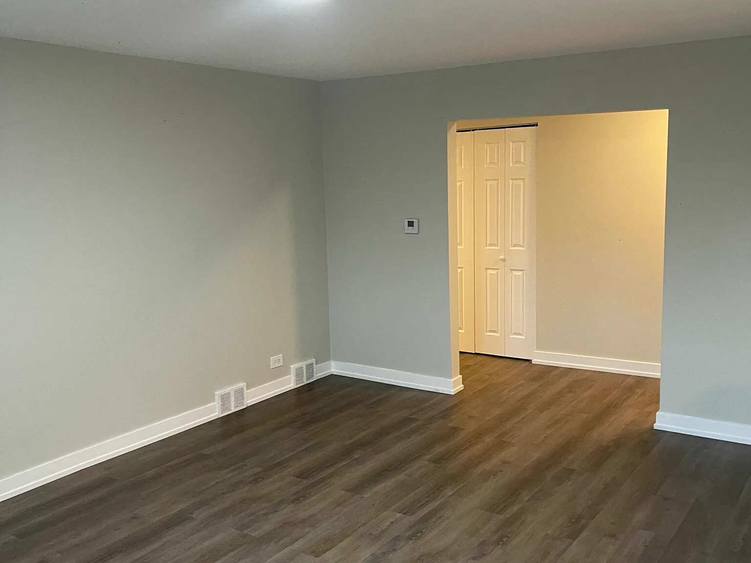 1146 W. Morse Ave — Photo 4
