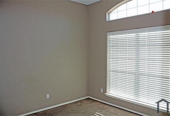 4th image of 7219 Fossil Lake Dr