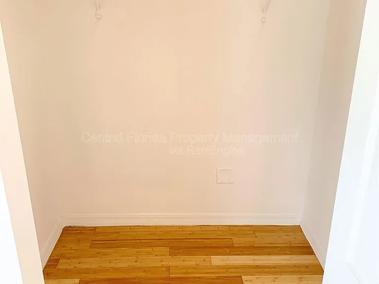 2460 Grand Central Pkwy #13 — Photo 15
