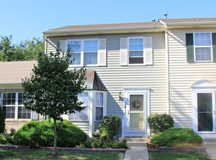 1413 Potomac Ct, Geneva, IL 60134