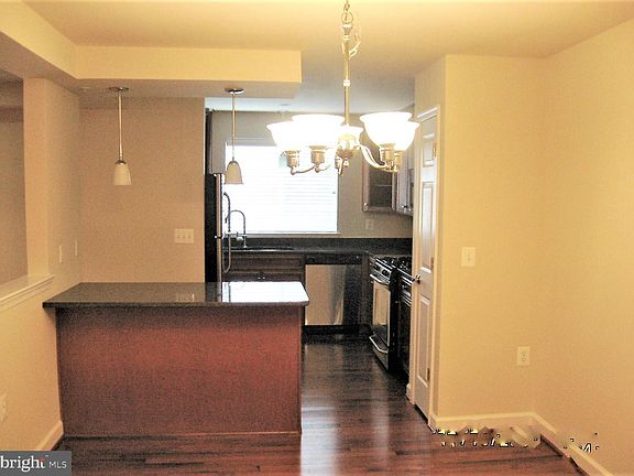 5th image of 4189 S Four Mile Run Dr Unit 302