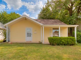 122 NE 2nd St, Moore, OK 73160