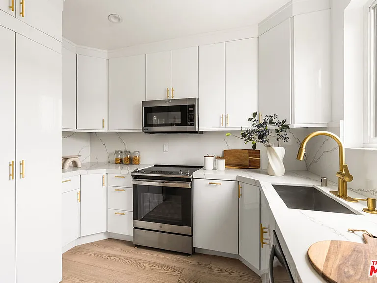 1277 S Beverly Glen Blvd #408 — Photo 14