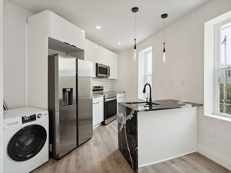 1801 Poplar St — Photo 10