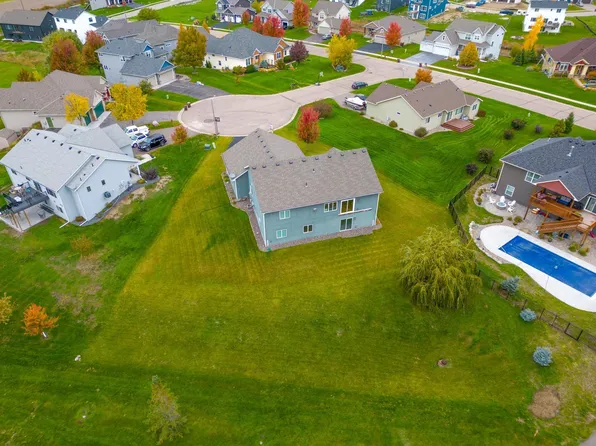 809 Clover Springs Ct, Delano, MN 55328