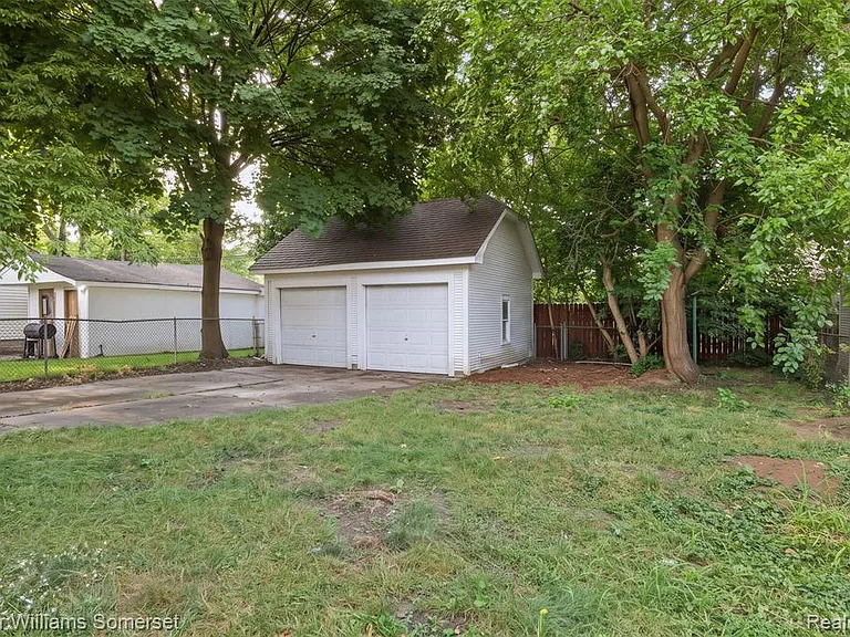 23525 Kress St — Photo 23