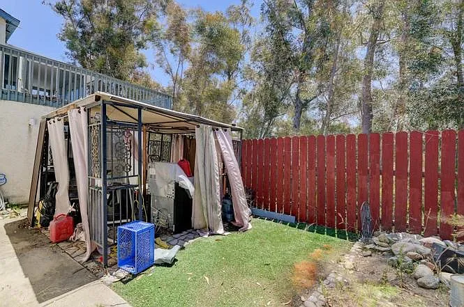 8113 Blythe Ct — Photo 29