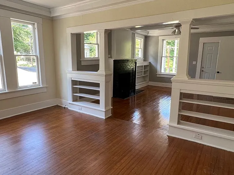 1025 Foster St — Photo 15