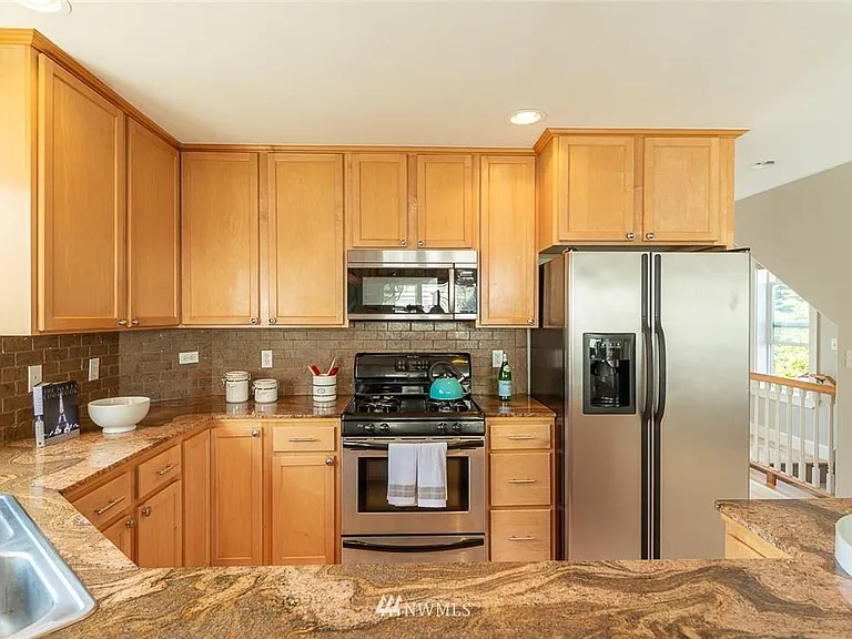 150 W Florentia St #A — Photo 12
