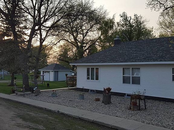 2nd image of 305 2nd Ave