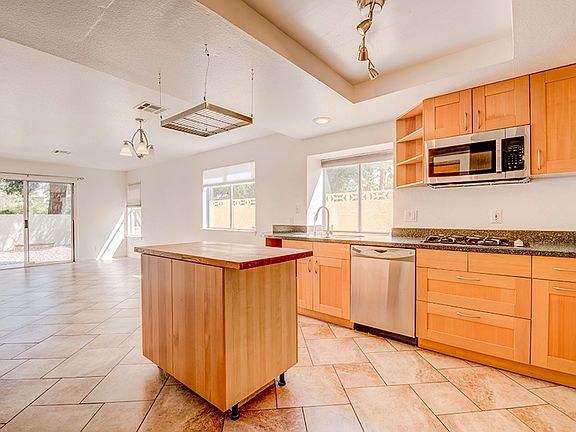 5th image of 8304 Shore Breeze Dr