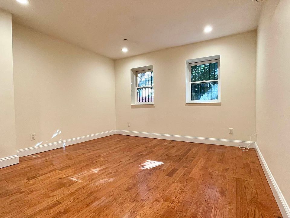 1st image of 251 W 139th St