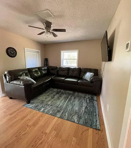 941 Leisure Point Rd — Photo 2