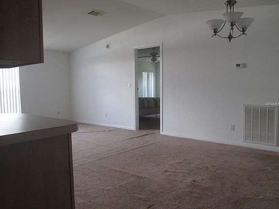 4th image of 180 Philadelphia Blvd #6