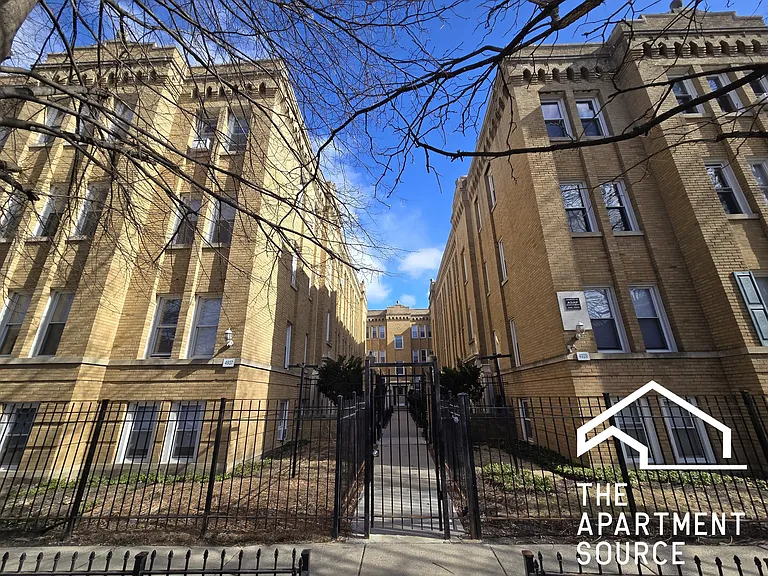 4931 N Whipple St #2W — Photo 7