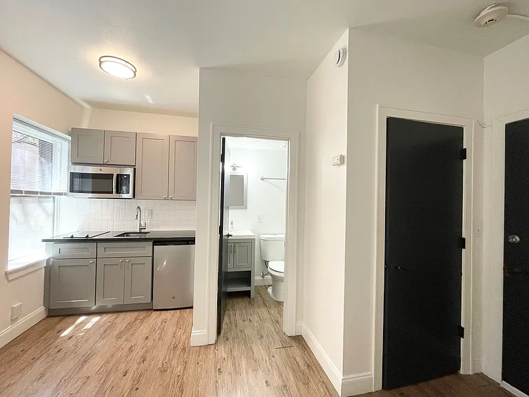 Mayn Suites — Photo 24