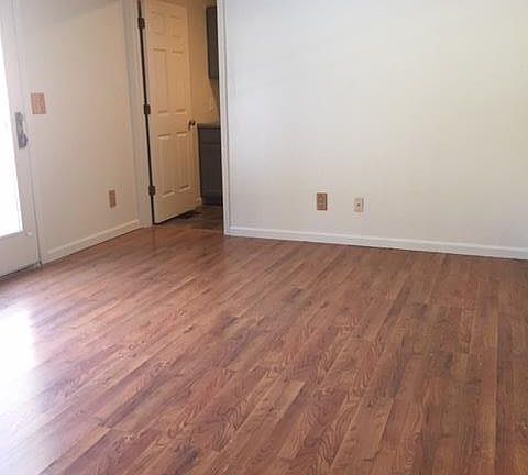 4th image of 202 Crestway Dr