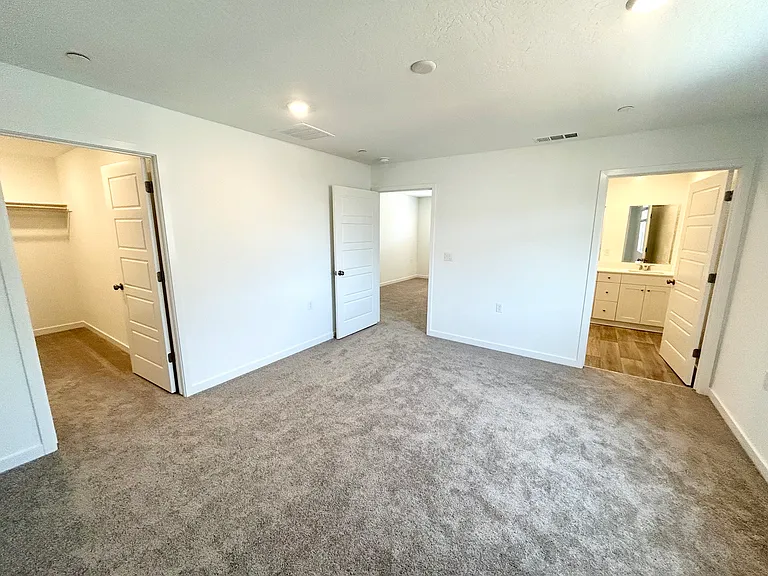 4417 Bellaire Ave — Photo 16