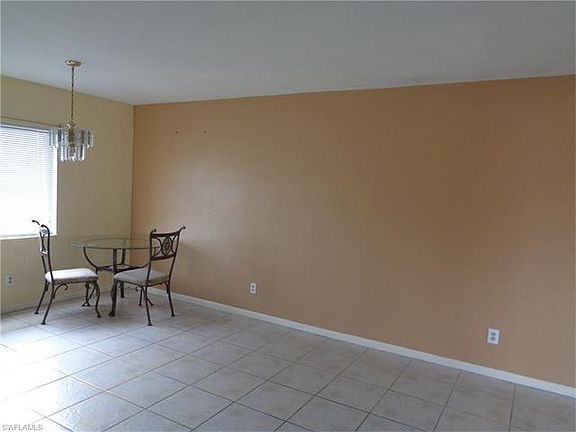 3rd image of 610 SW 47th Ter APT 8