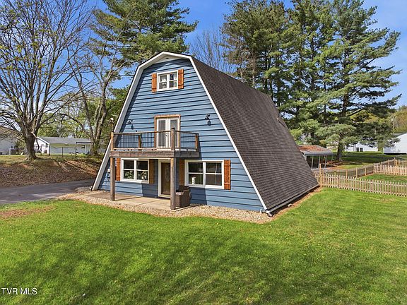 3rd image of 435 Oak Grove Rd