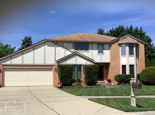 40537 Heatherlea Ct, Clinton Township, MI 48038