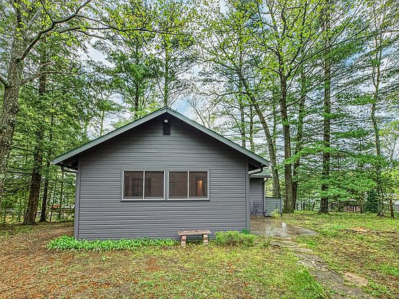 4th image of 1745 Seven Oaks Ln
