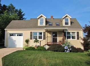 6 Ridgeway Dr, York, PA 17404