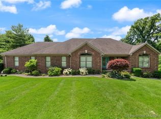 1027 Skyview Dr, New Albany, IN 47150