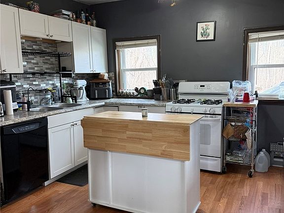 5th image of 1953 Lamson Rd