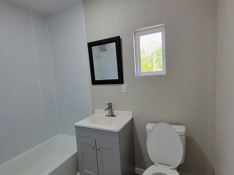 1615 Outer Dr — Photo 8