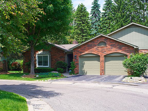 3rd image of 5576 N Adams Way #1