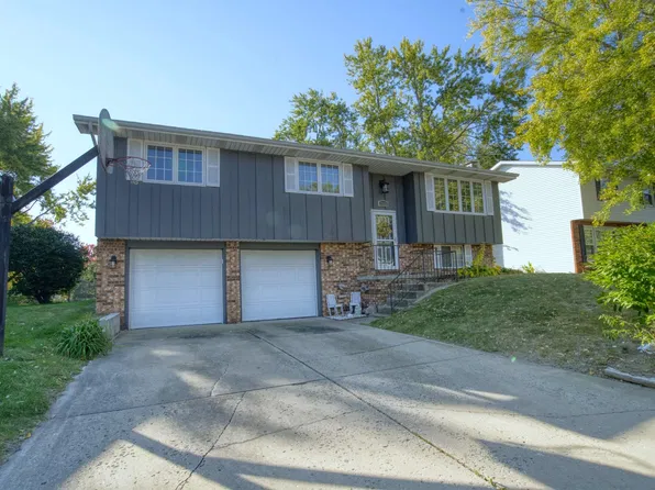 1518 W Kingsway Dr, Peoria, IL 61614