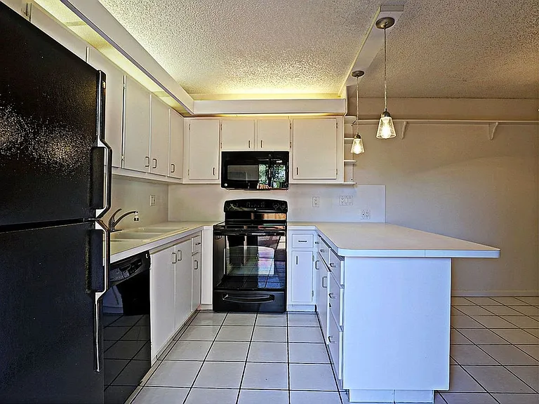 1556 Park Meadows Dr #1 — Photo 8