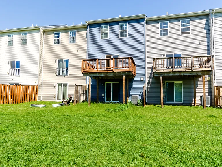 172 Drexel Ct — Photo 48