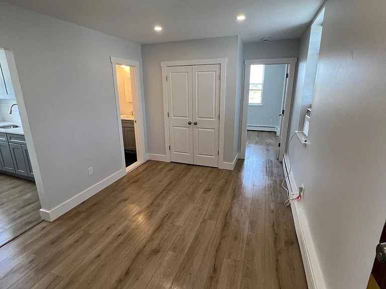 211 Paterson Ave #8 — Photo 4