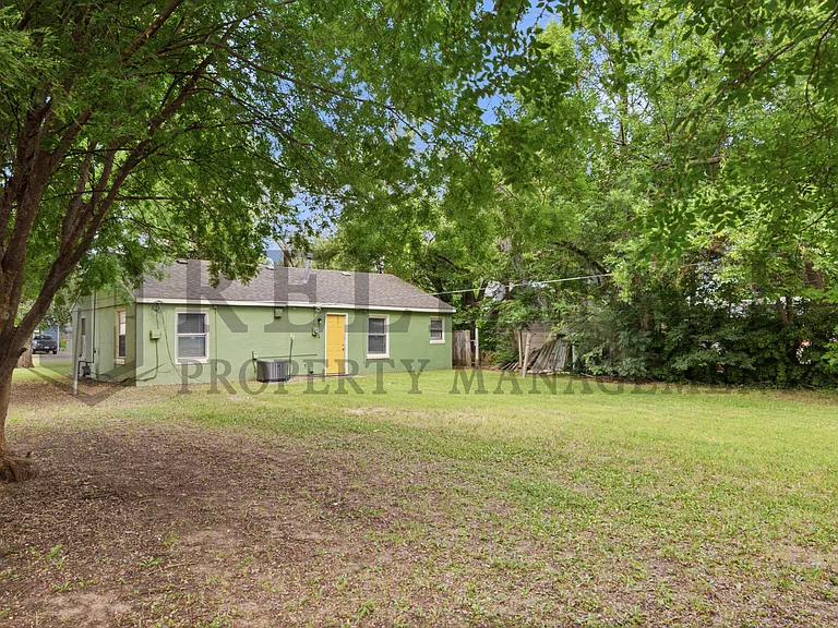 2464 S Washington Ave — Photo 5