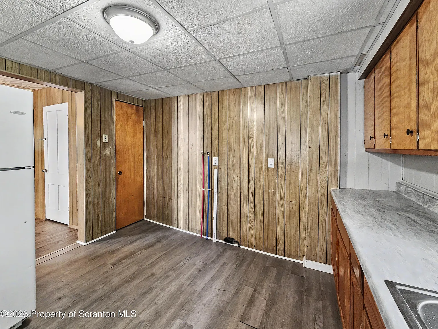 3 bed, 1.0 bath, 1140 sqft, $1,375 — Photo 4