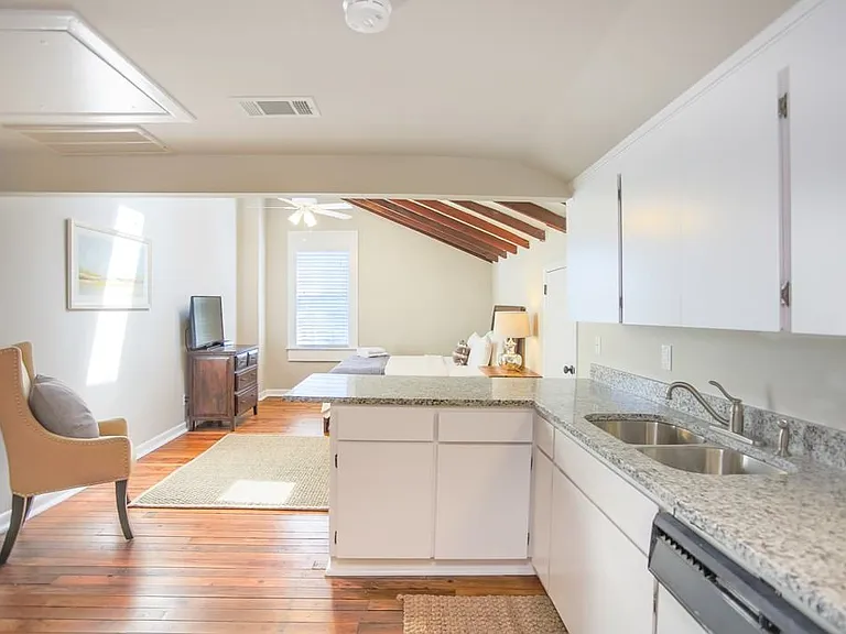 124 E Liberty St #D — Photo 5