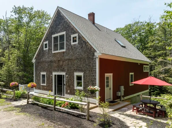 41 Hutchinson Drive, Boothbay Harbor, ME 04538