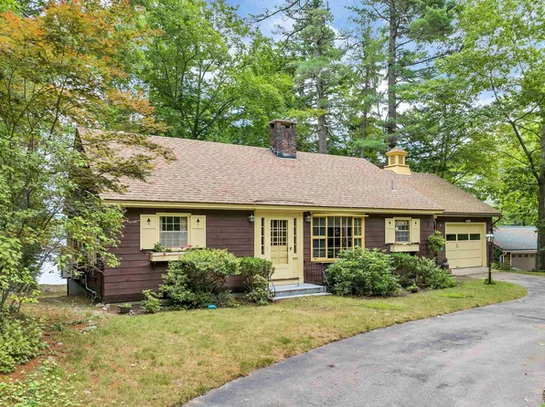 27 Governor Wentworth Highway, Tuftonboro, NH 03894