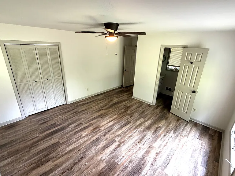 100 Penny Ln — Photo 14