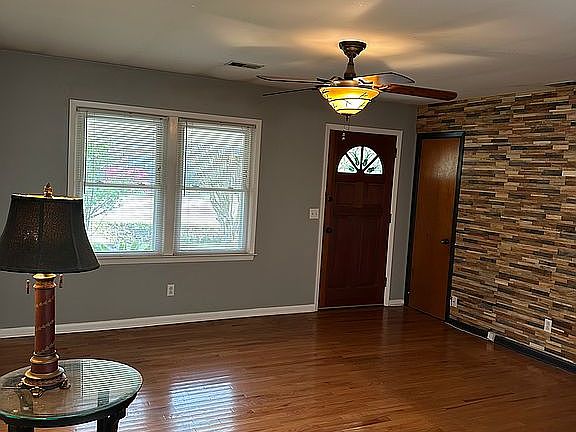 2nd image of 125 Belknap Rd